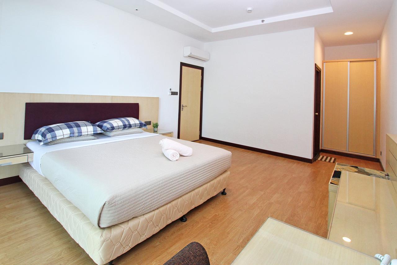 Bernard Holiday Home @ Imperial Suites Кучинг Экстерьер фото